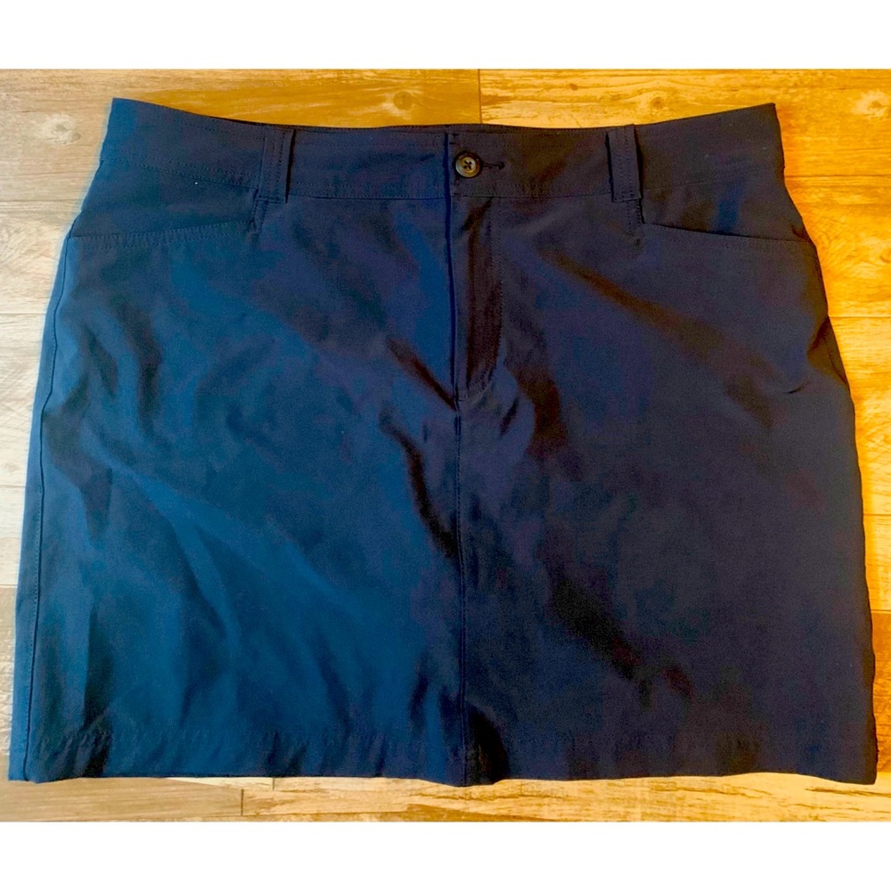 Eddie Bauer Skort Navy w shorts underneath Size 14